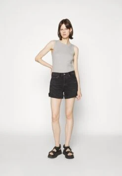AGOLDE Parker Long With Cuff - Jeansshort - Black -Mode Dames Winkel 020ebd7c1aae4b09a1953164cbda6660