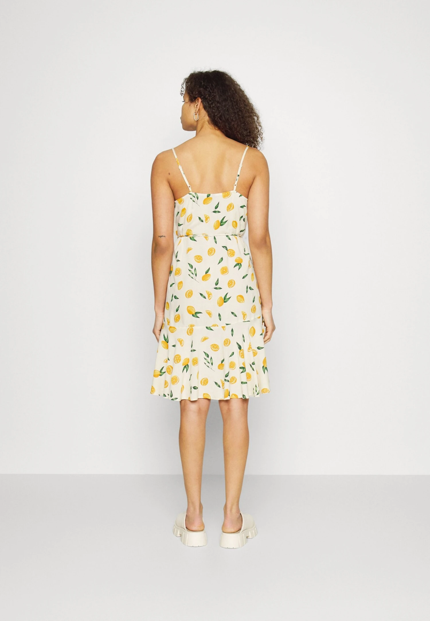 Pcnya Button Dress - Jurk - Birch/Lemon 5 Pcnya Button Dress - Jurk - Birch/Lemon - Afbeelding 3