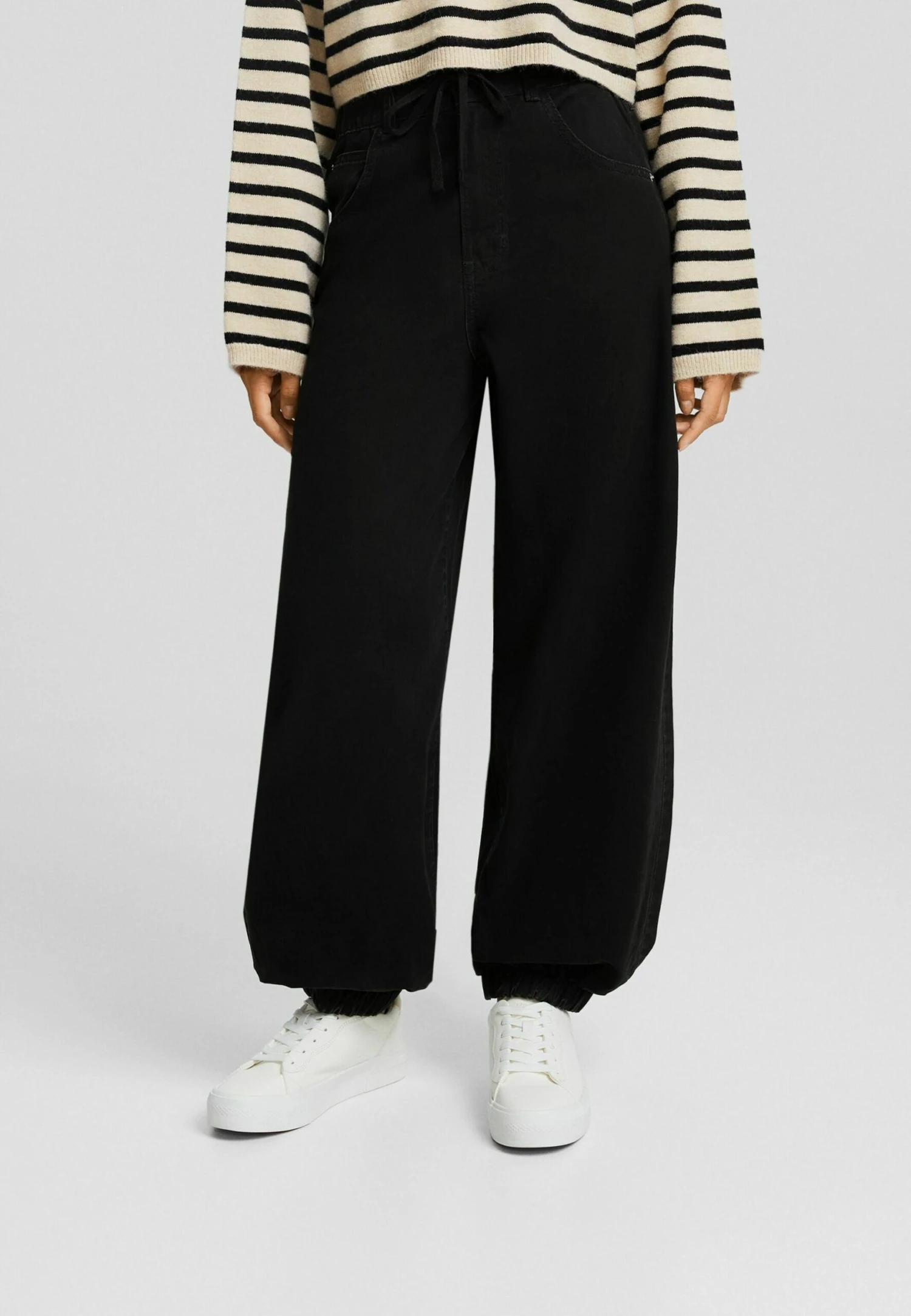 BERSHKA Jogger With Drawstring - Bootcut Jeans - Black 3 BERSHKA Jogger With Drawstring - Bootcut Jeans - Black