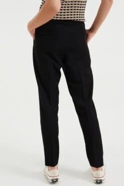 WE FASHION Chino - Black -Mode Dames Winkel 1eaeb8ffe2a648fcb550939a94777101