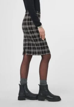 Mit Klassischem Karomuster - Kokerrok - Schwarz Wollweiß 12 Mit Klassischem Karomuster - Kokerrok - Schwarz Wollweiß -Mode Dames Winkel 299d147078c44ad2af4c4a4a9e179130