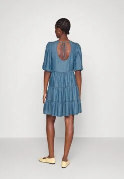 Hugo Komiri - Jurk - Light/Pastel Blue -Mode Dames Winkel 3308e034b6ab4d49a0a7840a6babb66a