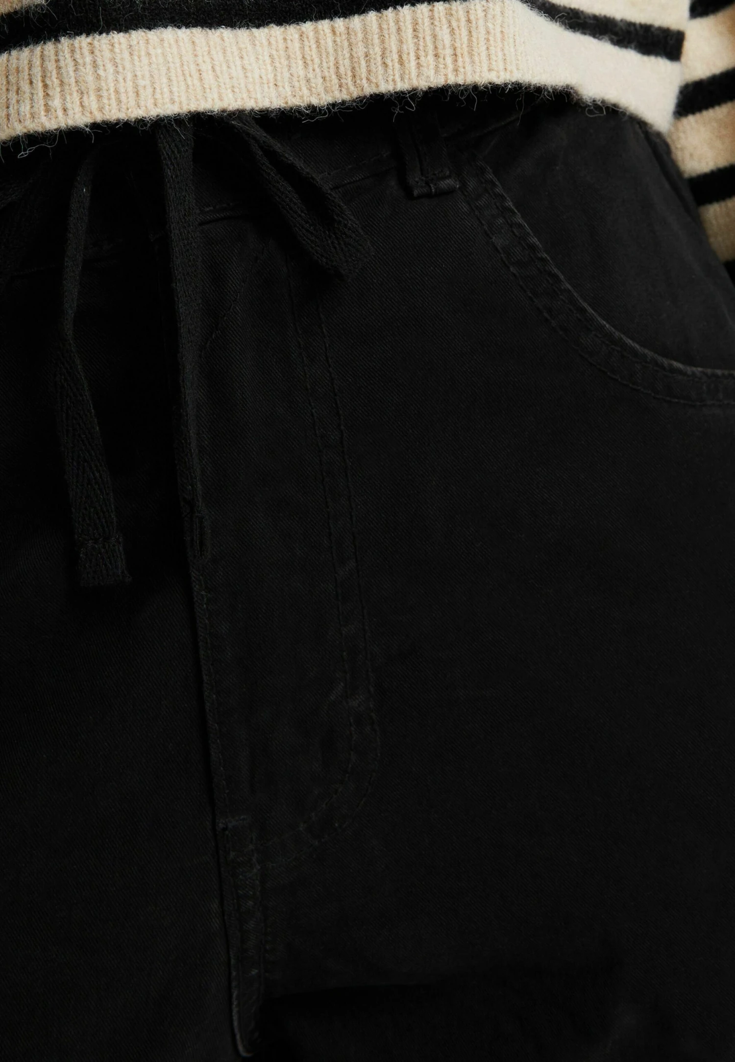 BERSHKA Jogger With Drawstring - Bootcut Jeans - Black 7 BERSHKA Jogger With Drawstring - Bootcut Jeans - Black - Afbeelding 5