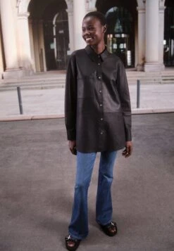 FRAME Le High - Flared Jeans - Bestia