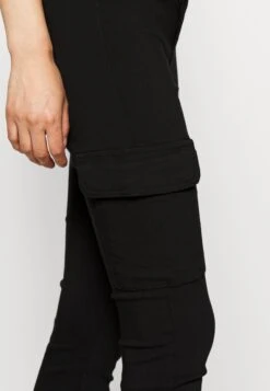 Pieces Petite Pcskin- Broek - Black 11 Pieces Petite Pcskin- Broek - Black -Mode Dames Winkel 3f4bb296f2544e41bdf0a9bc1e561294