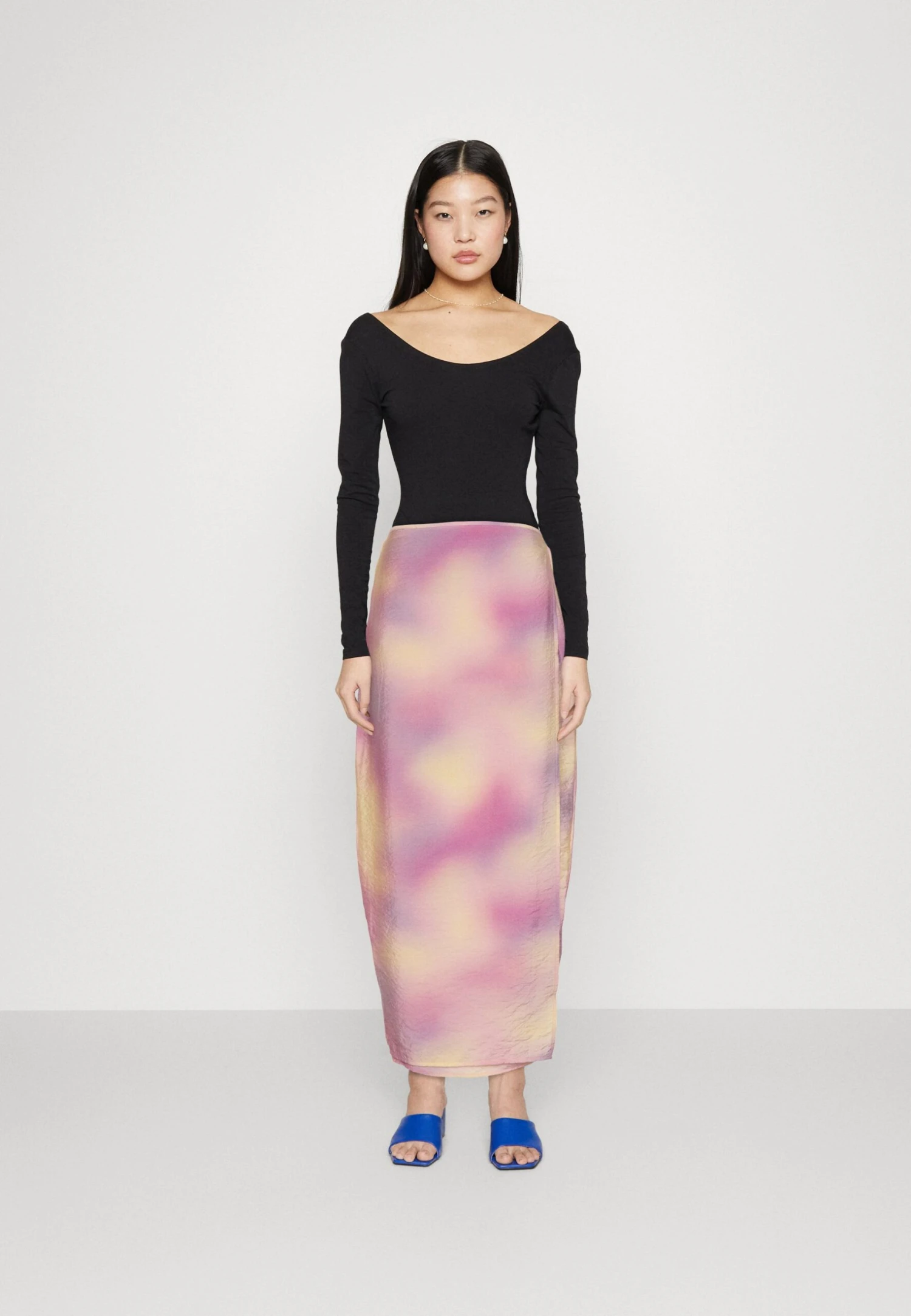 Enwatermelon Midi Skirt- Wikkelrok - Solar 4 Enwatermelon Midi Skirt- Wikkelrok - Solar - Afbeelding 2