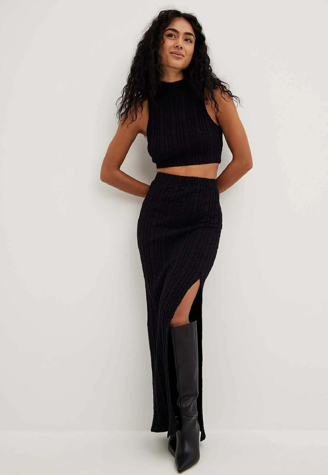 NA-KD StrukturierterMit Schlitzdetail - Maxirok - Black 4 NA-KD StrukturierterMit Schlitzdetail - Maxirok - Black - Afbeelding 2