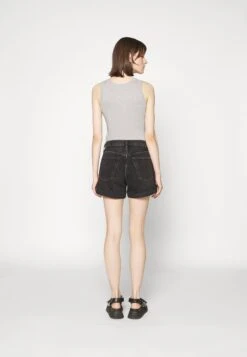 AGOLDE Parker Long With Cuff - Jeansshort - Black -Mode Dames Winkel 68fd19522edb4fc7b0331cd91c9dbb5d
