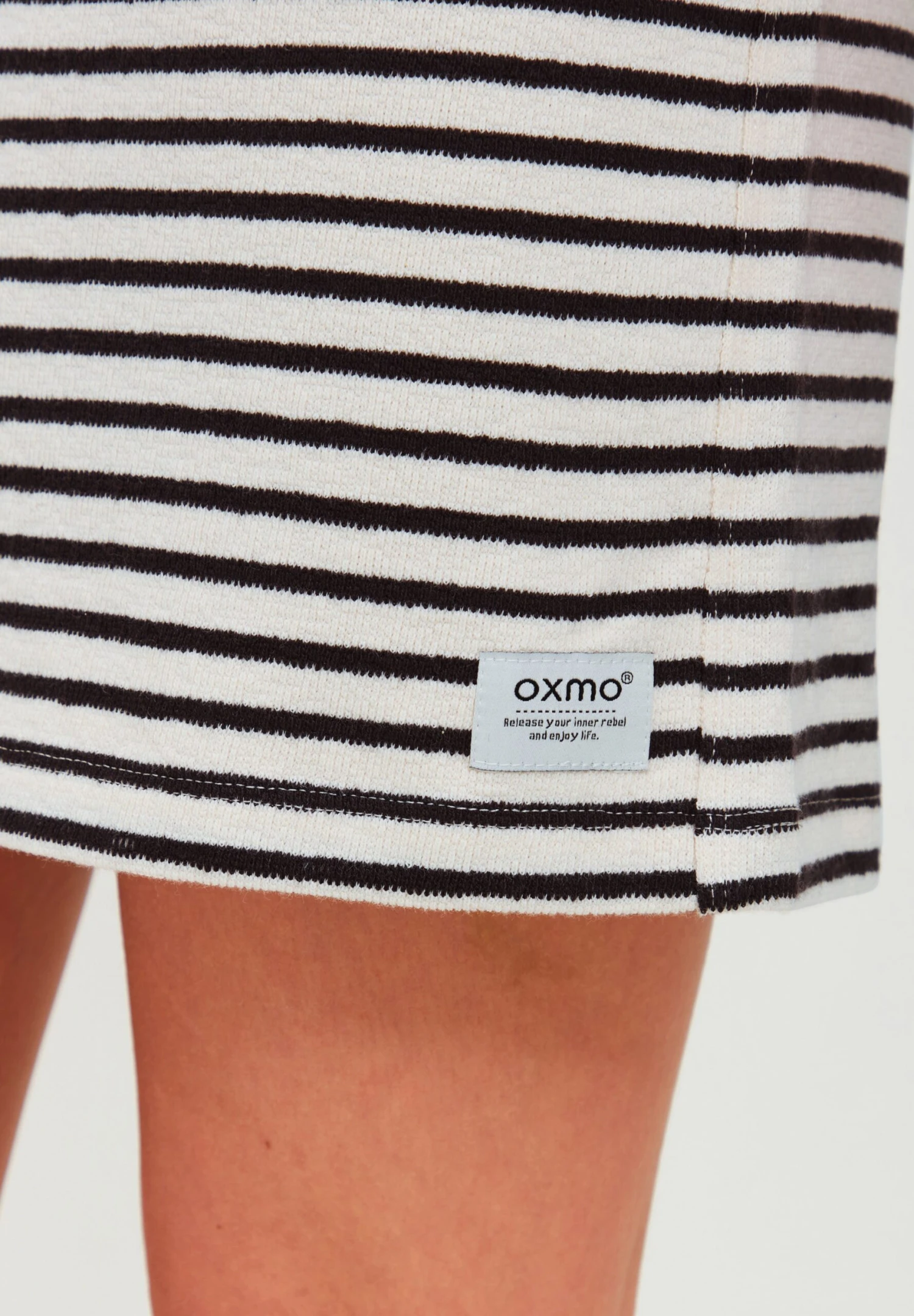 OXMO Oxpippa - Minirok - Black 7 OXMO Oxpippa - Minirok - Black - Afbeelding 5