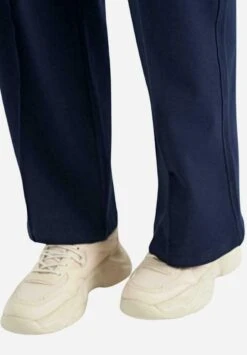 Jogger - Wijde Pijpen - Los Vallend - Trainingsbroek - Blauw 9 Jogger - Wijde Pijpen - Los Vallend - Trainingsbroek - Blauw -Mode Dames Winkel 6c1c3ddfea2d4956a02e1fc7442a8266