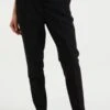 WE FASHION Chino - Black -Mode Dames Winkel 98fbe9c581394b0ea65a63805bc59340