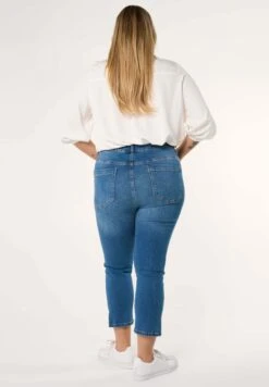 Capri Met Steentjes - Slim Fit Jeans - Blue -Mode Dames Winkel a1ae1123245a44c4827363ee0725e546