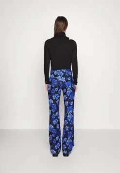 Alice + Olivia Teeny Fit Pant - Broek - Blue 9 Alice + Olivia Teeny Fit Pant - Broek - Blue -Mode Dames Winkel a588ee169f7d4c189dcd0cda9eb4c859