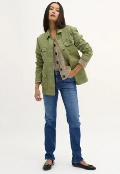 The Celina High - Relaxed Fit Jeans - Medium Blue Wash