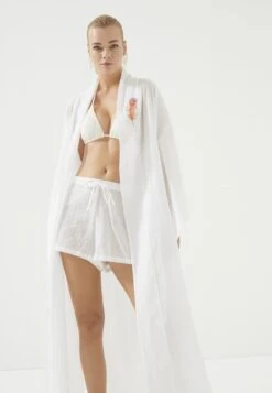 Belted Kimono - Strandaccessoire - White 13 Belted Kimono - Strandaccessoire - White -Mode Dames Winkel c30d25b7328f40138101c258a3e5d7cc