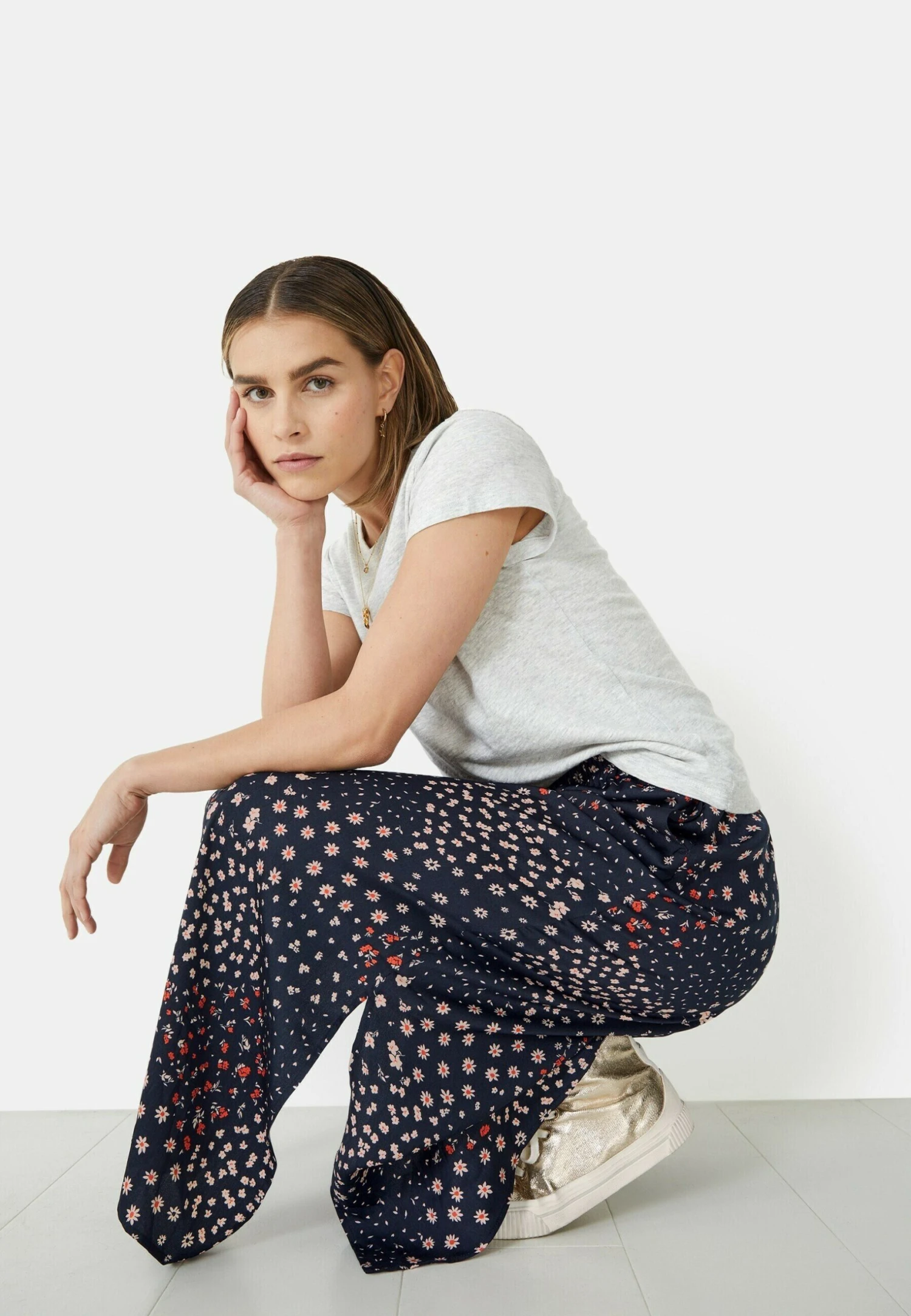 Santana Printed - A-Lijn Rok - Floral Patchwork Navy 7 Santana Printed - A-Lijn Rok - Floral Patchwork Navy - Afbeelding 5