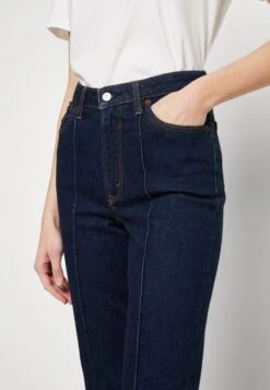 Abercrombie & Fitch Bootcut Jeans - Dark-Blue Denim 13 Abercrombie & Fitch Bootcut Jeans - Dark-Blue Denim -Mode Dames Winkel d38ff011ec6b4cd7b799cb1e500e9a83