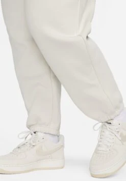 Nike Sportswear W Nsw Phnx Flc Hr Os- Trainingsbroek - Light Orewood Brown Sail -Mode Dames Winkel d9ddec29faca48a1b14960a0369a58b7