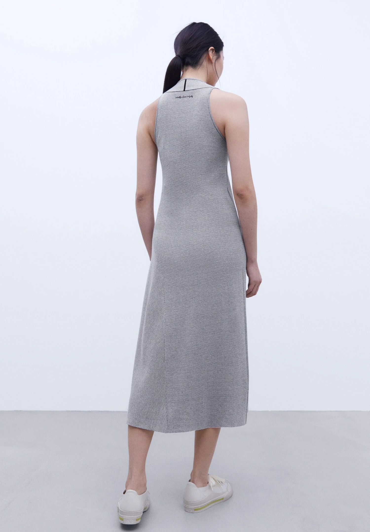 ADOLFO DOMINGUEZ V-Shaped Crew Neckline Long - Etui-Jurk - Black And White 9 ADOLFO DOMINGUEZ V-Shaped Crew Neckline Long - Etui-Jurk - Black And White - Afbeelding 7