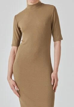 Modström Krown T-Shirt Dress - Gebreide Jurk - Dune 10 Modström Krown T-Shirt Dress - Gebreide Jurk - Dune -Mode Dames Winkel e3a9846298e8462399318063b566e14b