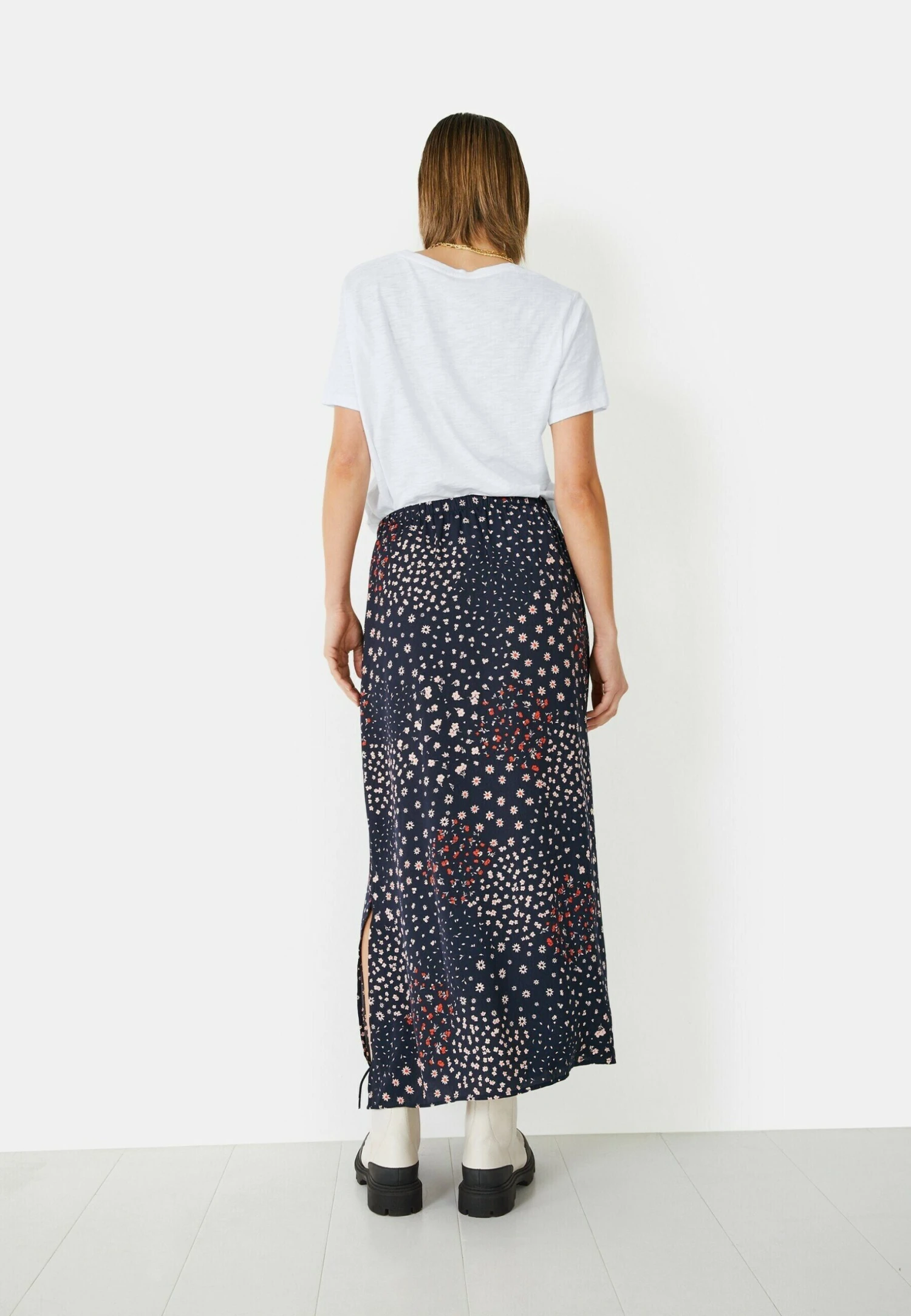 Santana Printed - A-Lijn Rok - Floral Patchwork Navy 5 Santana Printed - A-Lijn Rok - Floral Patchwork Navy - Afbeelding 3