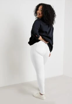 Betty - Slim Fit Jeans - White -Mode Dames Winkel f5c3602fc7d04a71b2974971c96aff4c